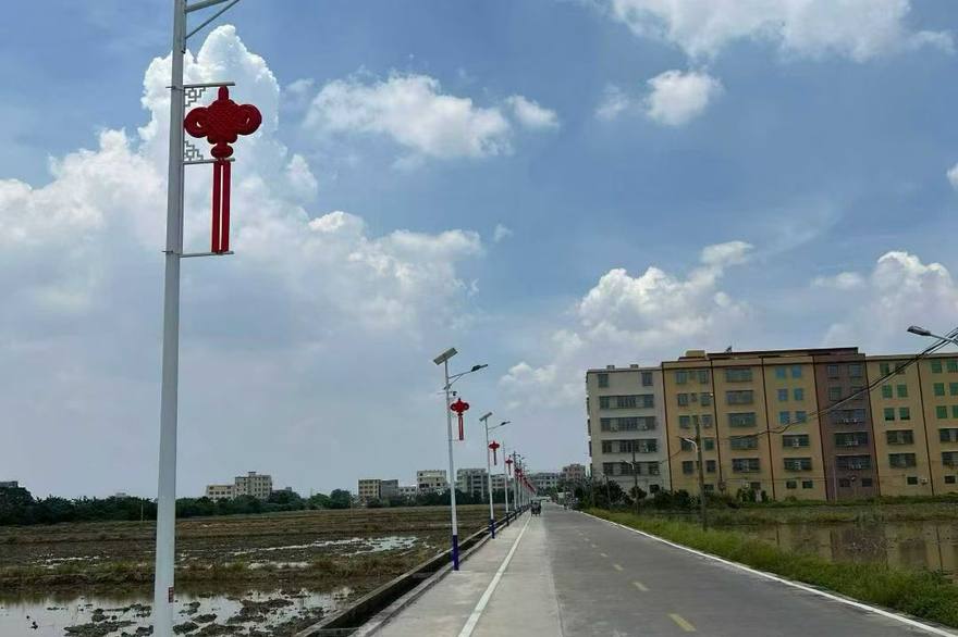 曲靖市太阳能路灯应用场景实拍