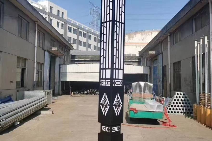 丽江市太阳能路灯应用场景实拍