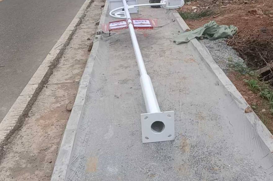 文山州太阳能路灯应用场景实拍