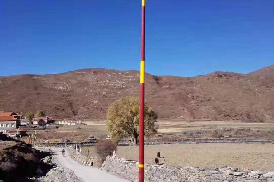 迪庆州太阳能路灯应用场景实拍